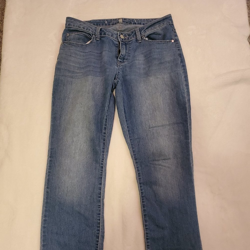 Jennifer Lopez Straight Leg Light Wash Jeans